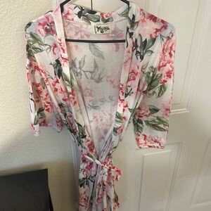Show me your mumu floral robe